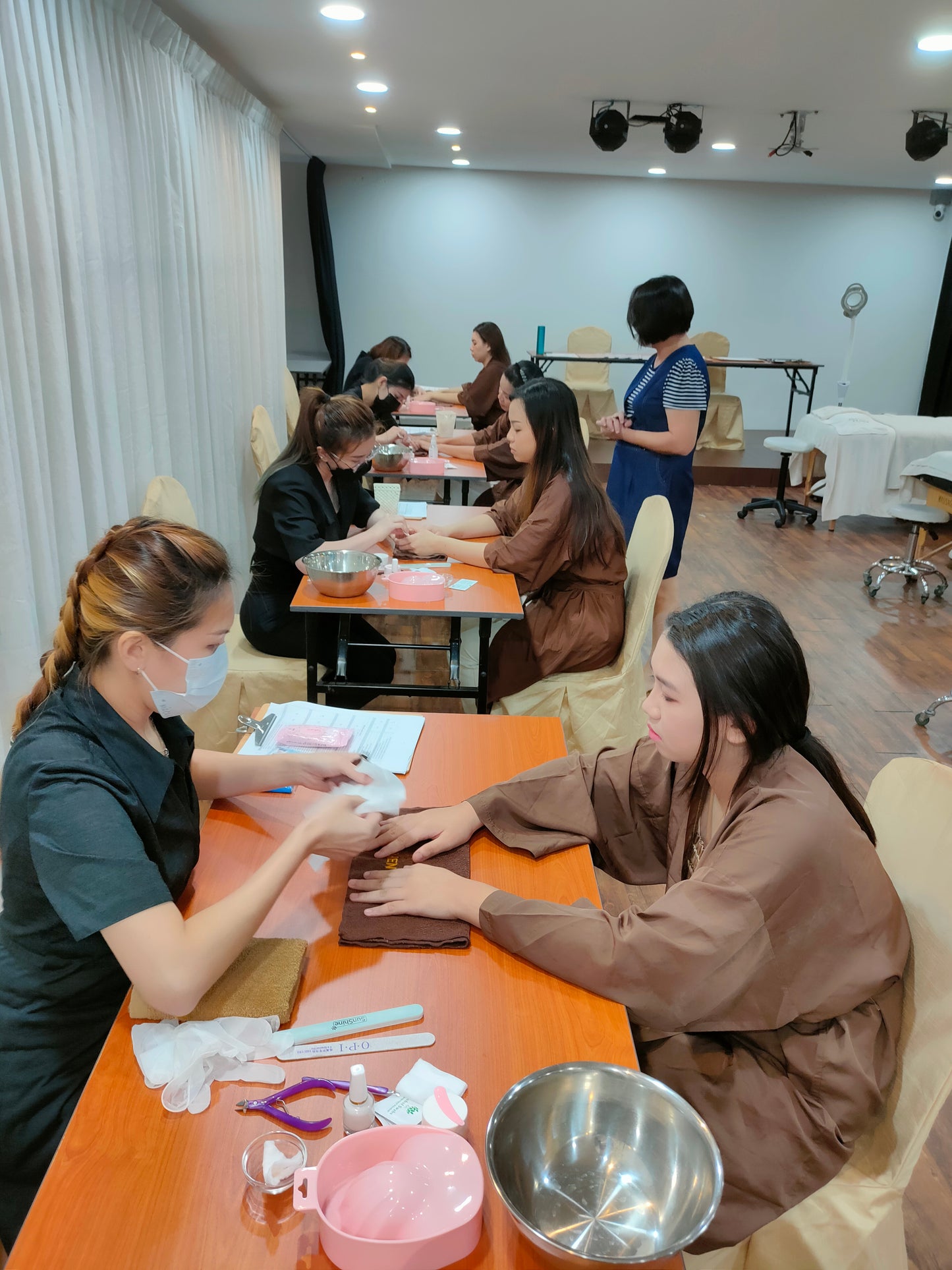 美甲体验课程 Unlock Your Artistic Potential with Our Nail Art Experience!